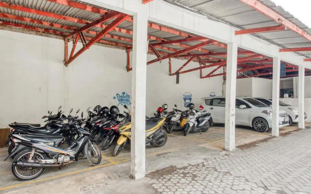 RedDoorz Plus near Galaxy Mall