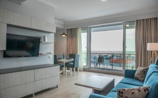 Wave 1 Promenada Apartments