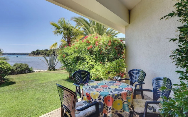 Scenic Apartment With Garden in Medulin