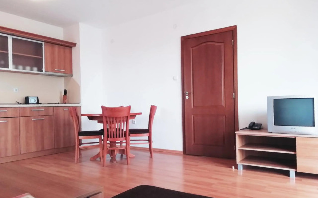 Aparthotel Efir