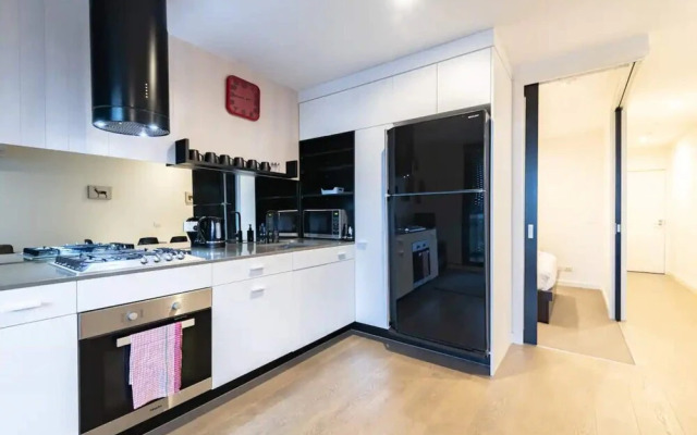 Bright 1 Bedroom Apartment in St Kilda