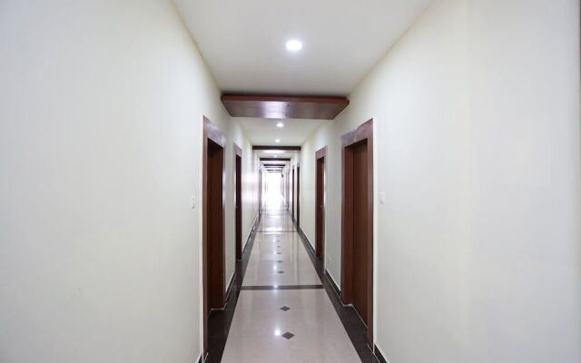 OYO 9048 Hotel Lucifer