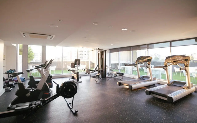 H on Mitchell Apartment Hotel