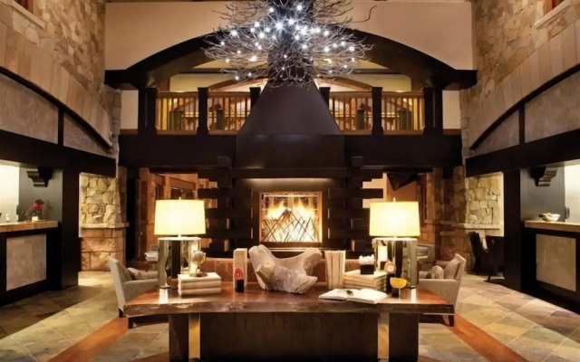 The Sebastian - Vail King Hotel Room