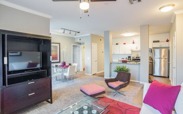 The Luxe Suites of Oceanside with Pool & Gym