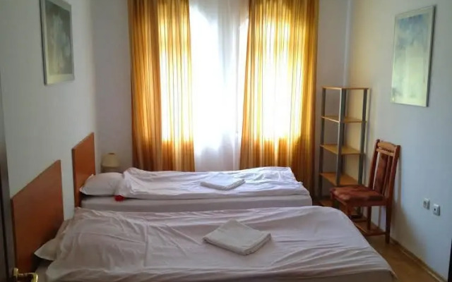 Nicol Apartment in Hermes Complex