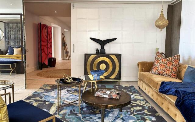 Clifton YOLO Spaces – Clifton Mansion Villa