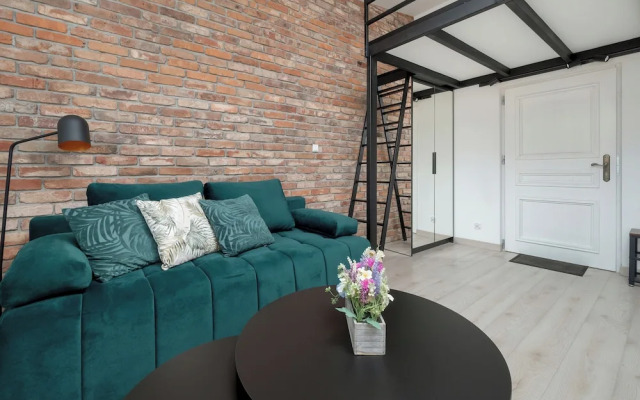 Cozy Studio in Łódź by Renters