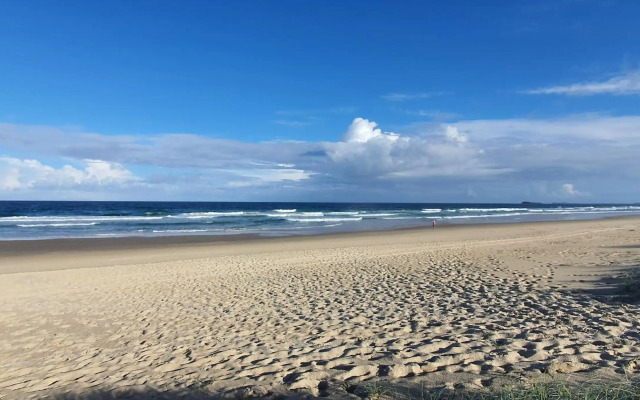 Beachside Serenity Apartment