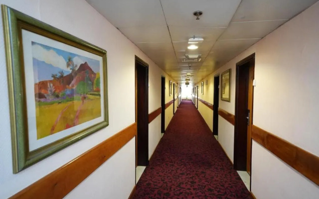 9 Hotel
