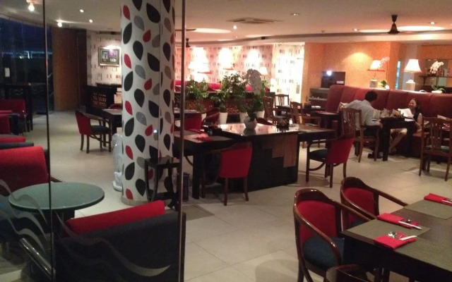 Saigon City View Apartment & Pool