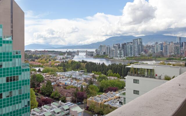 Holiday Inn Vancouver Centre by IHG