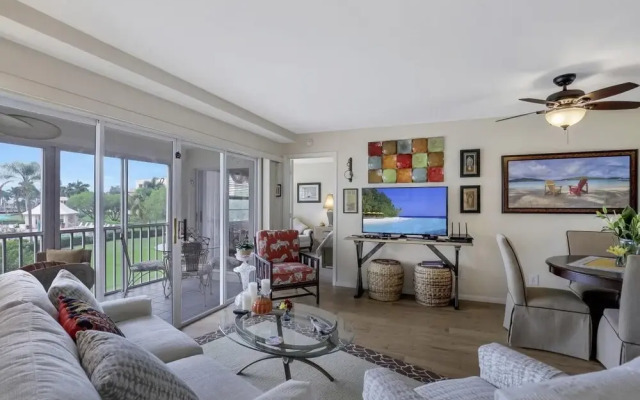 Island-style Condo With Pool, spa and Steps to Beach