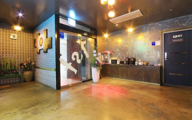 Jeonju Sanjeondong Cheotbeonjjae Hotel