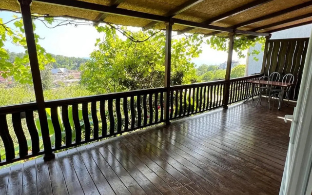 The Guest House At Henry's