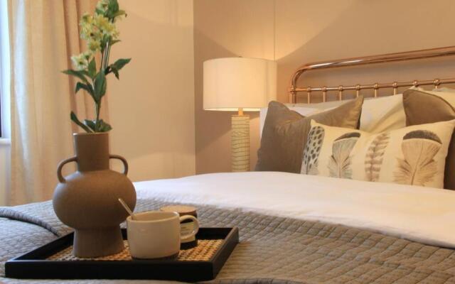 Cabot Mews Apartment 3