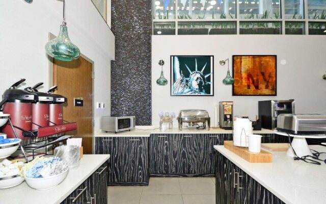 LaGuardia Airport Hotel Queens