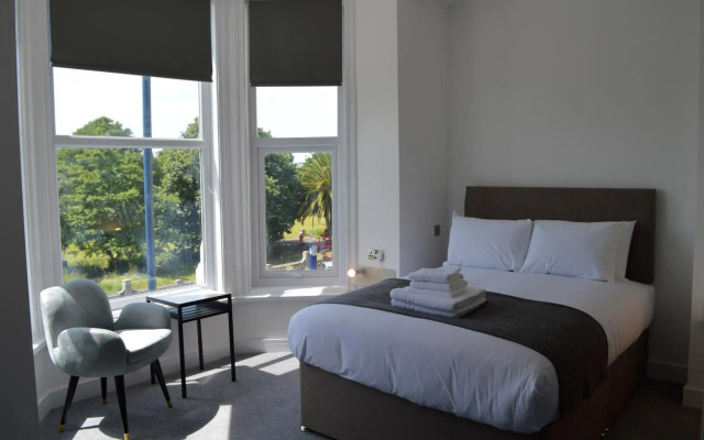 Q8 Boutique Hotel