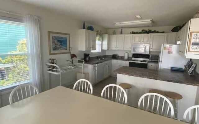 Due South - 5 Br Home