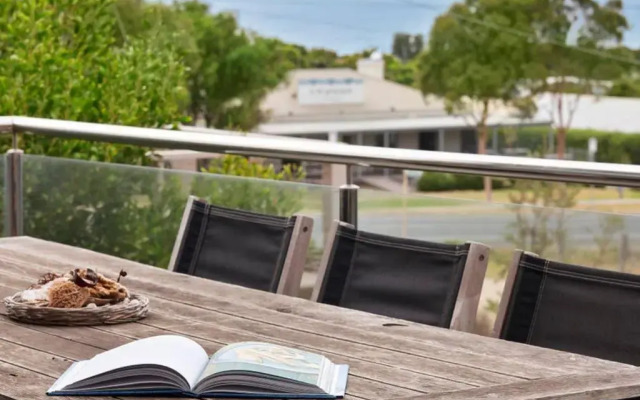 Beach Road Luxury with Ocean Views