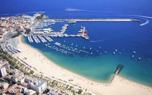 Apartment - 3 Bedrooms with Sea views - 107161