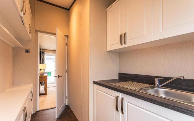 Lakeside Gem with Hot Tub