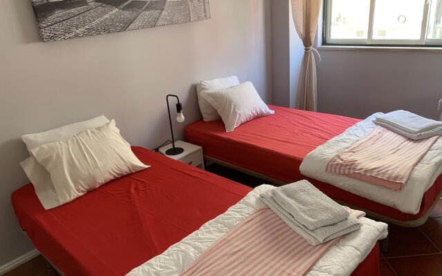 Lovely 2-bed Apartment in Lisbon Center