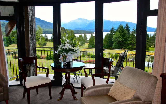 Dock Bay Lodge