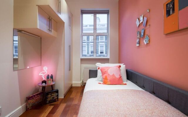 The Kensington Palace Retreat - Modern 2BDR Flat