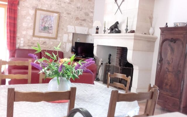 House With 4 Bedrooms in Saint-pierre-de-côle, With Private Pool and F