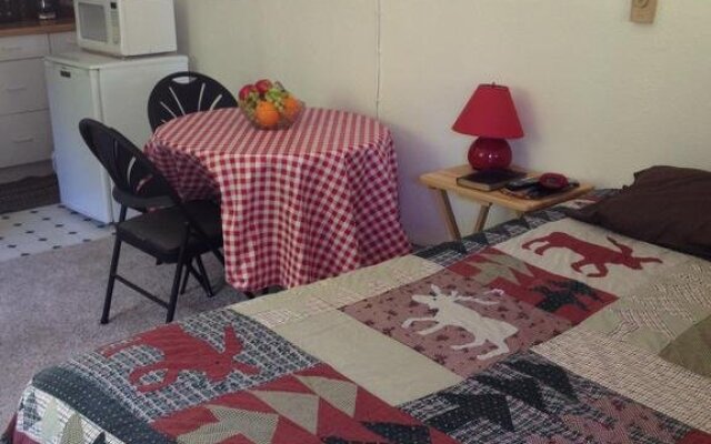 Red Cabin Bed & Breakfast