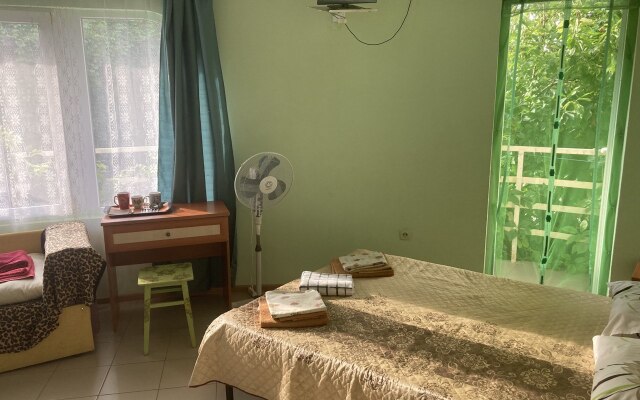 Tri Kita Guest House