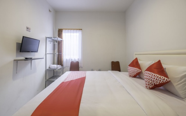 Rossan Villa 4 Hotel near Pasar Lembang RedPartner – Guest Rooms – Lembang