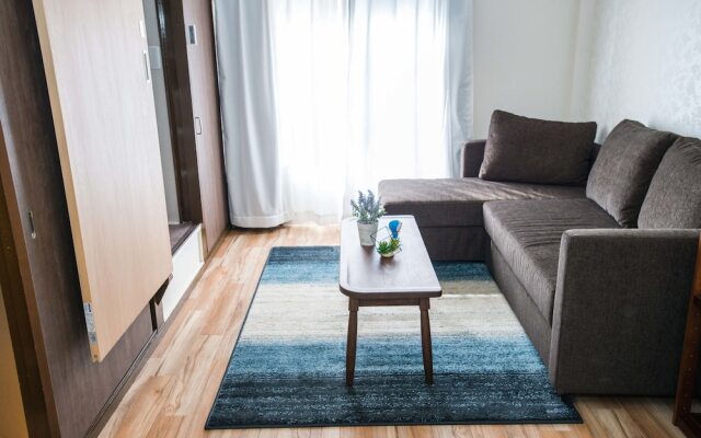 YUYU House - Imazado Anywhere Door