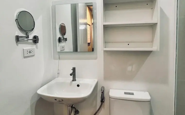 A Smooth & Cozy City Loft