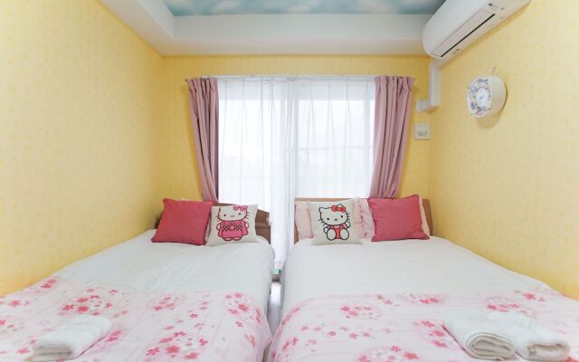 Sunny and Comfortable  Apartment 73