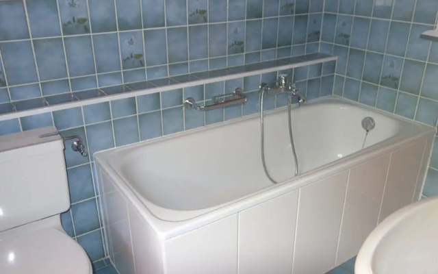 Apartment With Breathtaking Hill View