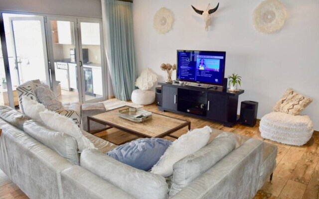 3 Bedroom House in Bantry Bay