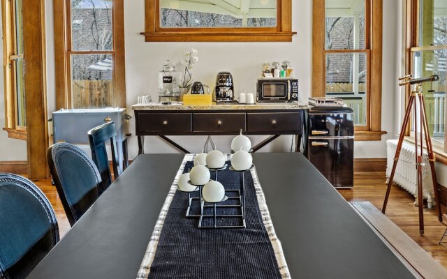 Bespoke Inn Flagstaff