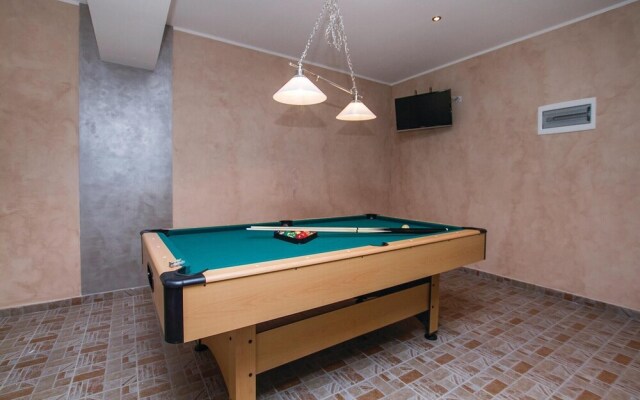 Beautiful Home in Nedescina With Wifi and 7 Bedrooms