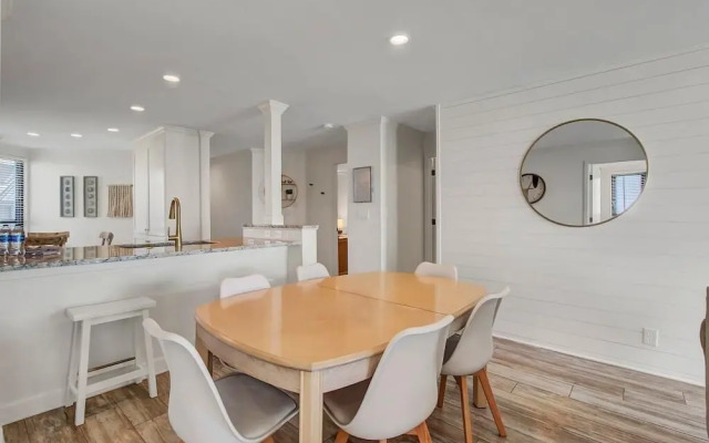 Summerhouse 305 by Wild Dunes, Oceanfront