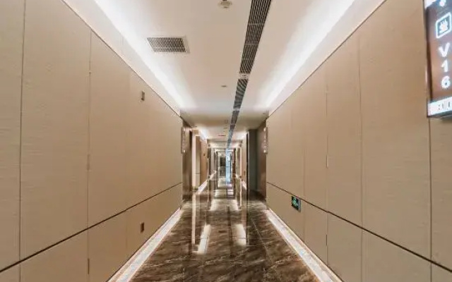 Heyue Holiday Hotel