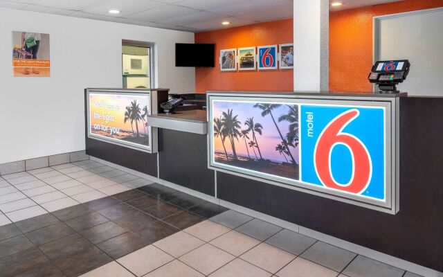 Motel 6 Ventura, CA - Beach