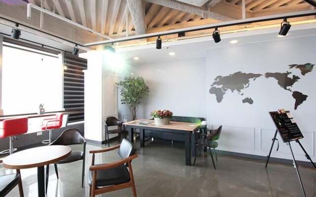 MoonDong's Hostel