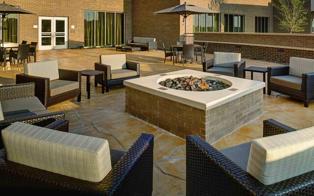 Courtyard by Marriott Dallas Carrollton