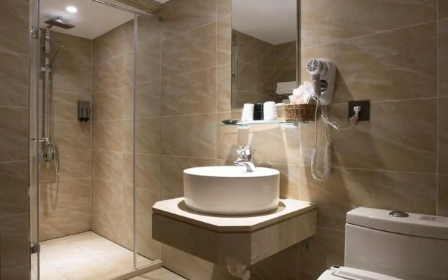 Noble Hotel