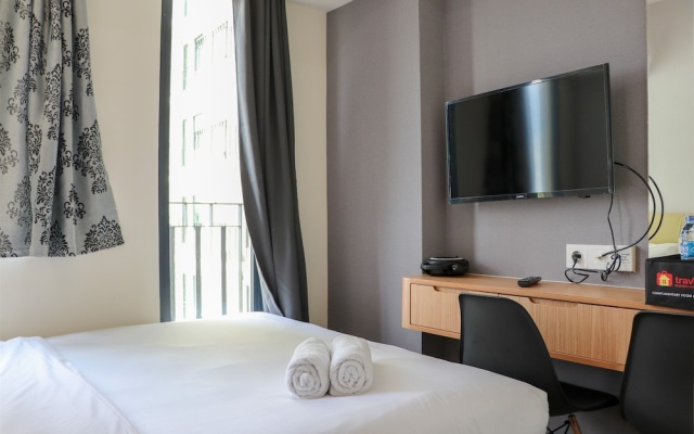 Minimalist Design Studio At Osaka Riverview Pik 2 Apartment – Guest Rooms – Jakarta