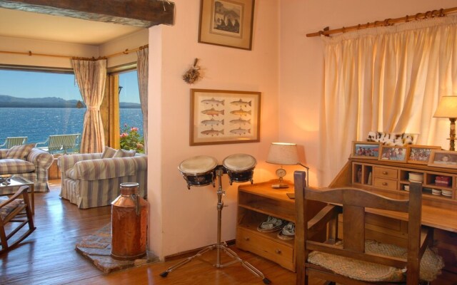 Warm House on the Edge of Lake H28