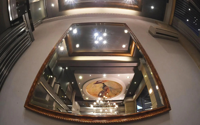 Ephira Hotel