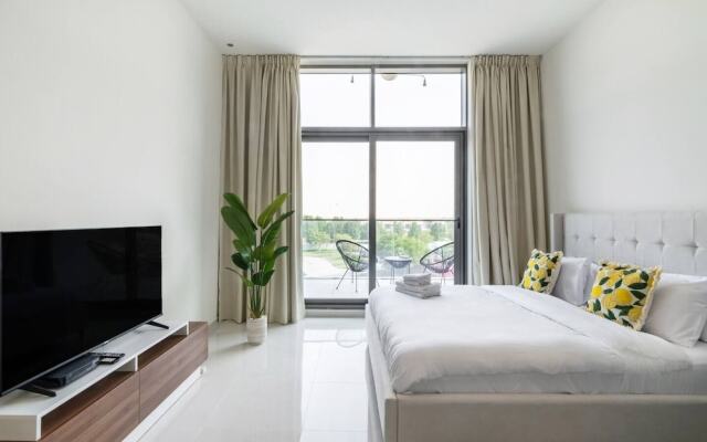 Cozy studio in Damac Hills 1